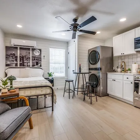 The Vanderbilt Mansion Apt 10 Near Downtown & Twu